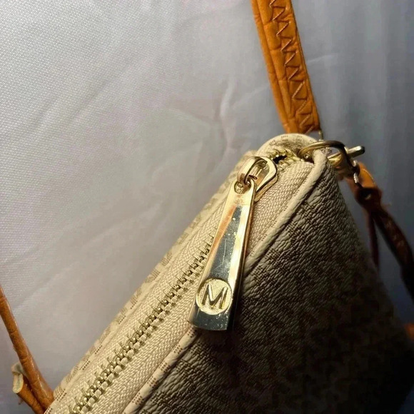 MKF Collection Phone Wallet Crossbody Bag Tan “M” Logo Faux Leather EUC - Picture 8 of 16
